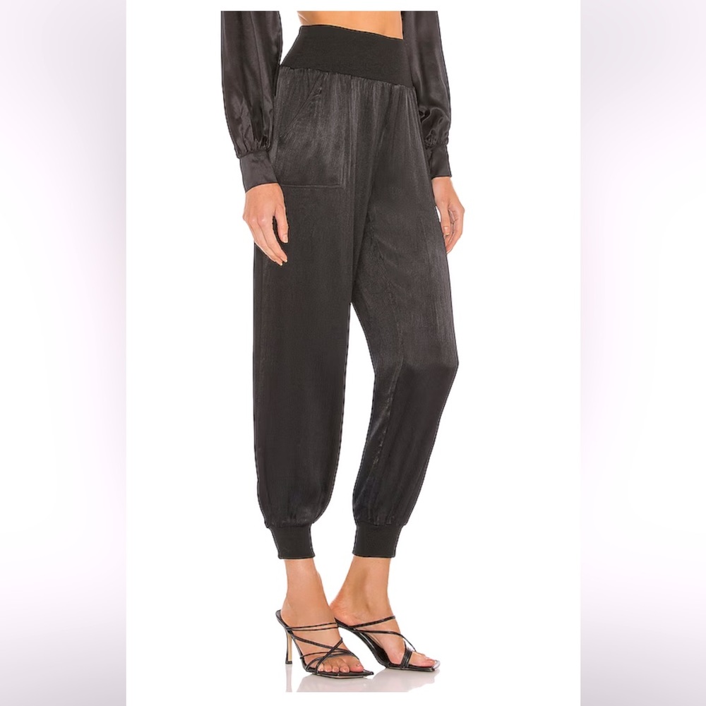 Bobi Black Sleek Textured Pant. Size Large. New With Tags.